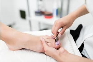 Scopri di più sull'articolo Unghie nere e incarnite: povero piede del runner!