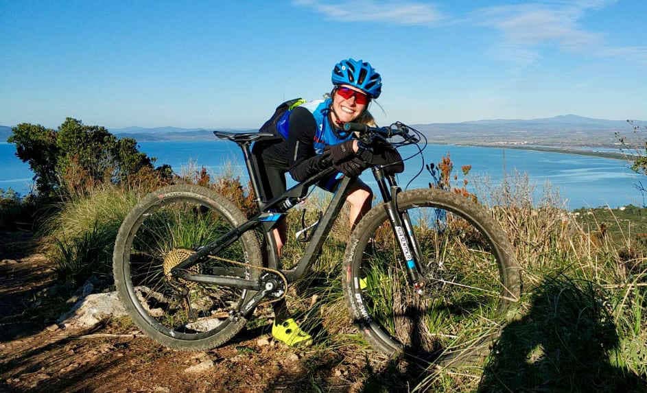 Scopri di più sull'articolo Intervista a Sandra Mairhofer, la campionessa di triathlon in tutte le stagioni.